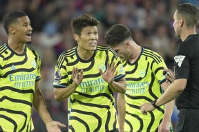 英雄联盟台服官网-风云突变！纽卡斯尔赛前防线松动，社区盾版图或变，媒体盛赞，训练强度明显提升的简单介绍